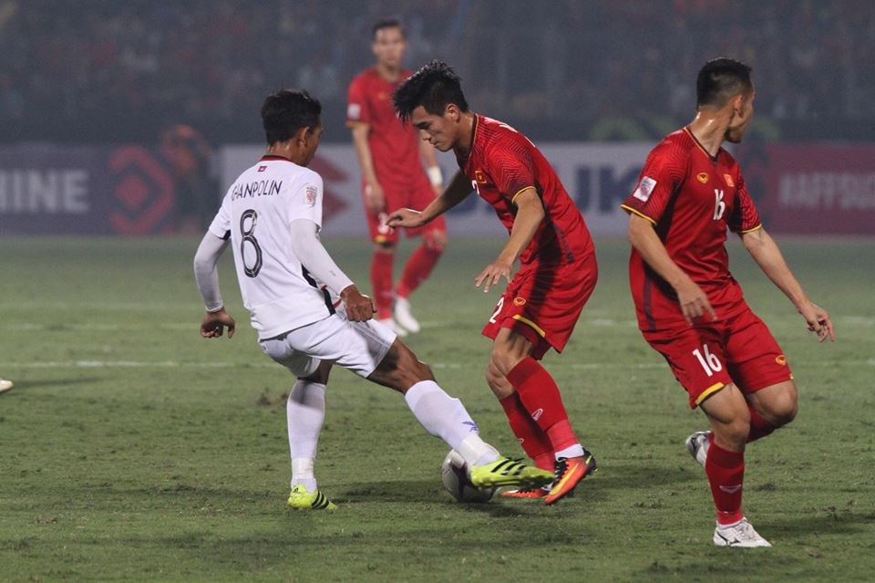Viet Nam vao ban ket AFF Cup voi ngoi dau bang-Hinh-8