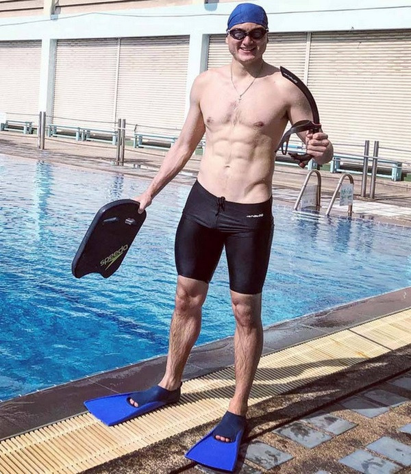 Hình ảnh nóng bỏng thường thấy của Văn Lâm trên trang cá nhân.