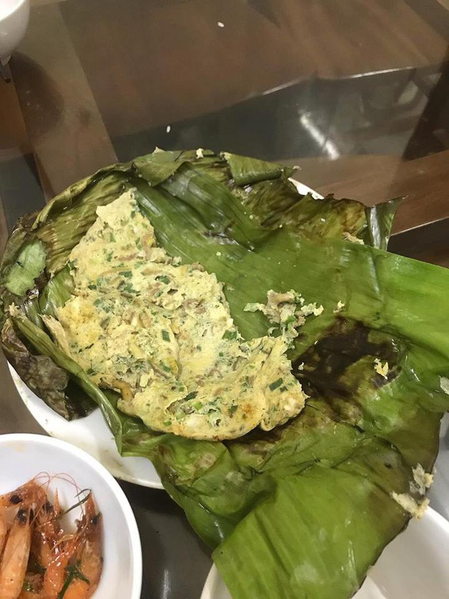 Tuy nhiên, bây giờ đang là tháng 2, chẳng phải mùa rươi mà vẫn có người được thưởng thức hương vị hấp dẫn của nó. Nhưng sản phẩm mà cô gái có nickname T.T mang đến lại khiến nhiều người "ái ngại".