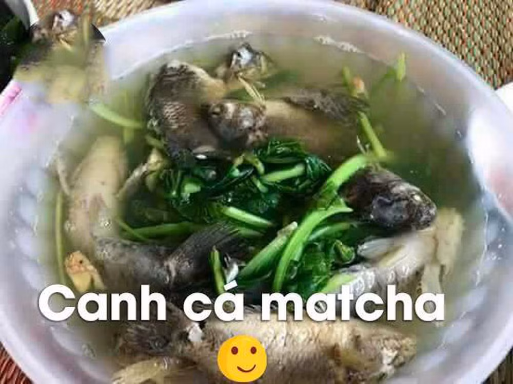 Cho dù Thu T. có kể lể rằng món canh rươi do chính tay cô nấu có mùi vị quyến rũ ra sao, thì trông thấy tận mắt đám rươi nổi lềnh bềnh như sâu giữa bát rau lõng bõng nước nhiều người phải chán nản.