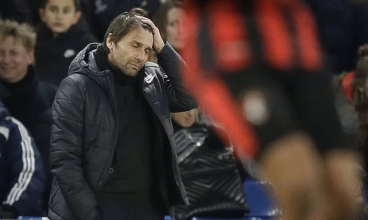Trận thua trước Bournemouth khiến Abramovich không hài lòng. Điều đó cũng có nghĩa, tương lai của HLV Conte đang bị đe dọa.