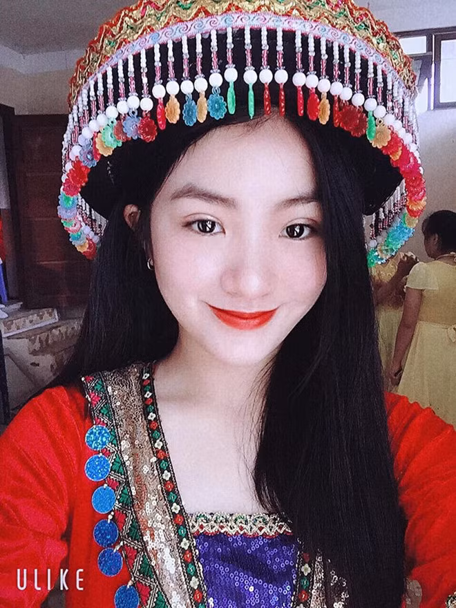 Thu Uyên được Trường Cao đẳng SP Lạng Sơn giao nhiệm vụ tặng hoa chủ tịch Kim khi ông đến ga Đồng Đăng, tới Việt Nam dự Hội nghị Thượng đỉnh Mỹ-Triều. Thu Uyên may mắn được lãnh đạo trường này lựa chọn. "Em cũng hơi bất ngờ", Thu Uyên chia sẻ.