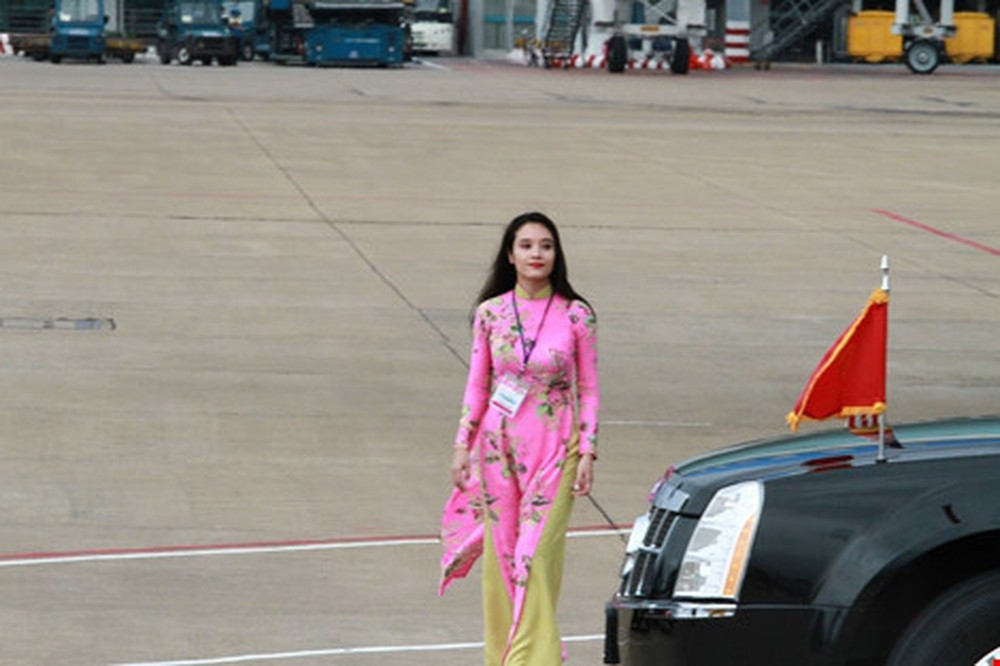 Ái My sinh năm 1988, từng là sinh viên ngành quan hệ quốc tế, Trường ĐH KHXH&amp;NV tốt nghiệp năm 2010 và hiện làm việc tại Sở Ngoại vụ TP HCM.