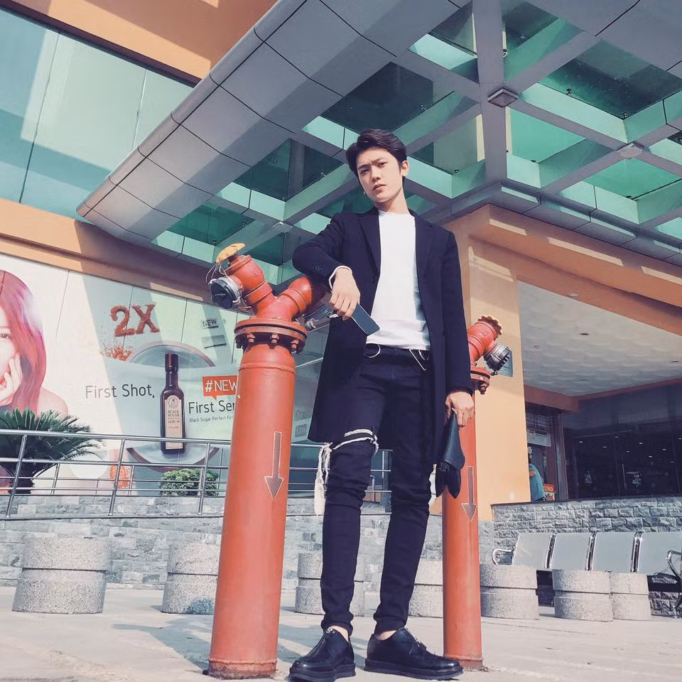 Chính từ vẻ ngoài điển trai cùng style ăn mặc phong cách nên trang cá nhân của Quang Trí đã thu hút được rất nhiều sự chú ý từ cư dân mạng và đặc biệt là fan nữ hâm mộ anh.