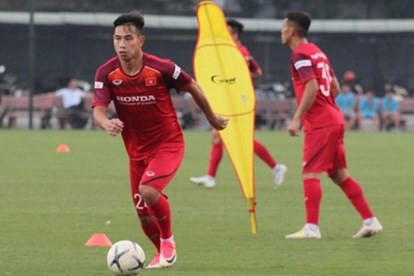 Không loại trừ Việt Phong hay Trọng Hùng có thể được sử dụng lấp vào vị trí mà Quang Hải bỏ trống trên hàng công.