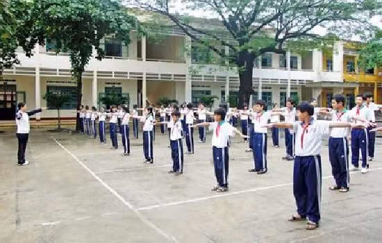 Đây có lẽ không phải câu chuyện riêng ai khi phải "gồng mình" qua những môn học sở đoản mang tên giáo dục thể chất. Đặc biệt là các bạn gái khi học ít khi tham gia vào các môn thể thao thì môn thể dục với họ lại càng giống như cực hình.