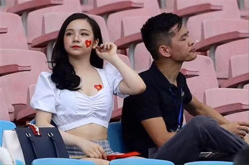 Thủy Tiên là một trong những gương mặt được MXH Việt săn đón nhiều sau chương trình "đồng hành cùng World Cup" và là đại diện cho ĐTQG Nhật Bản.