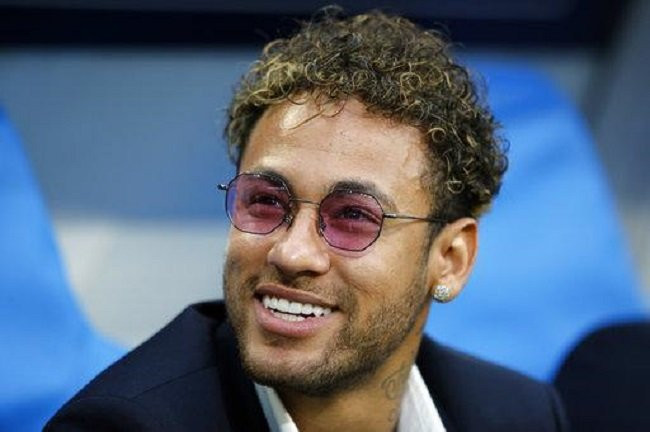 Neymar chính là mục tiêu số 1 mà ông trùm Perez nhắm mang về để xây dựng làm biểu tượng mới ở Real Madrid, sau khi bán Cristiano Ronaldo cho Juventus với giá 112 triệu euro.