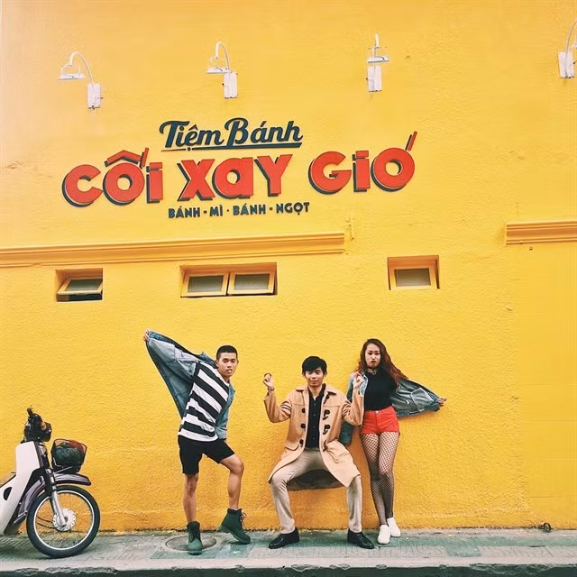 Rất nhiều những ý kiến chỉ trích về việc vẽ bậy tại các công trình công cộng và cho rằng đây là hành động thiếu ý thức của một bộ phận bạn trẻ. Ảnh sử dụng trong bài: Sưu tầm Facebook.