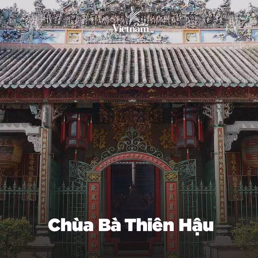 Nằm kế chùa Ông, chùa Bà Thiên Hậu cũng là địa điểm được được nhiều bạn trẻ lựa chọn đến cầu tình duyên dịp Tết âm lịch.