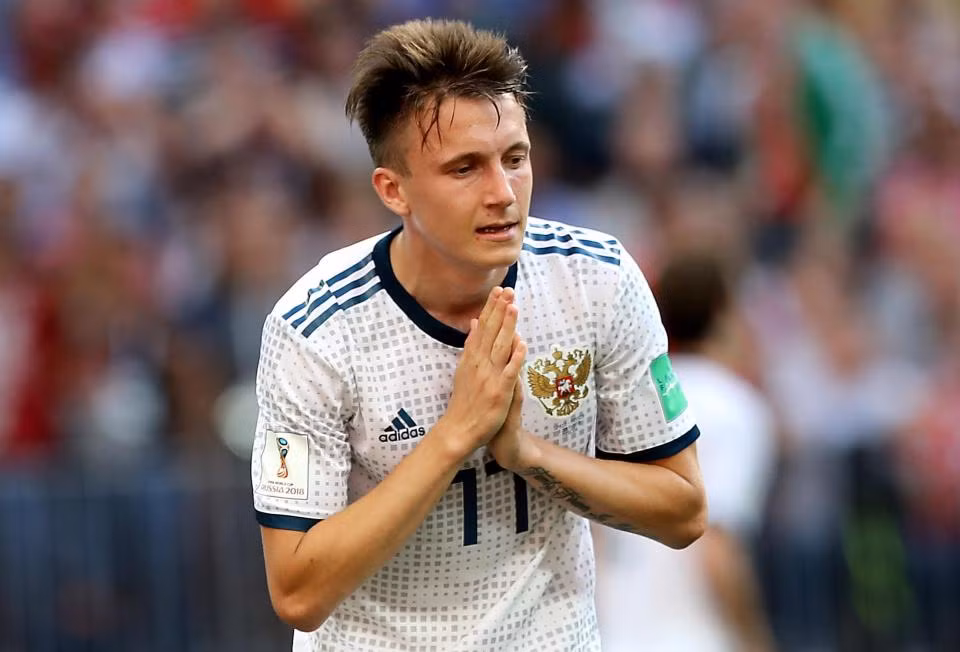 Golovin lọt vào tầm ngắm của nhiều đội bóng lớn, trong đó có Chelsea và Juventus.