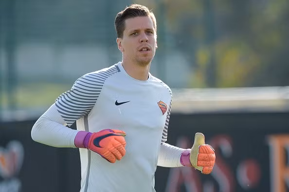 Sự xuất hiện của Petr Cech khiến Wojciech Szczesny bị cho AS Roma mượn và rất có thể thủ thành người Ba Lan này sẽ không bao giờ có cửa về với Arsenal. Ảnh: Goal.