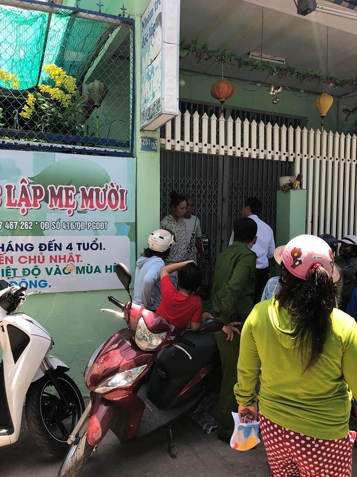 Còn trên mạng xã hội, làn sóng "bức xúc, phẫn nộ" về hành động của hai bảo mẫu Đà Nẵng có những hành vi bạo hành trẻ em đã được dân mạng gửi đi.