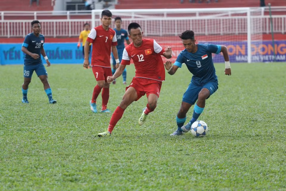 Chien thang U21 Singapore, U21 Viet Nam xay chac ngoi dau-Hinh-3