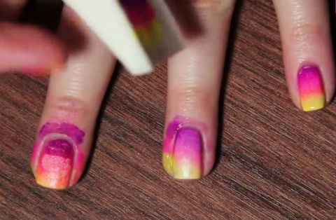 Bên cạnh ý kiến cho rằng bộ nail của Angela Do phải trả là quá đắt thì vẫn có nhiều người cho rằng giá đó là khá hợp lý bởi đó là dịp Tết, mọi thứ đều tăng giá chóng mặt và trở nên đắt đỏ hơn bao giờ.
