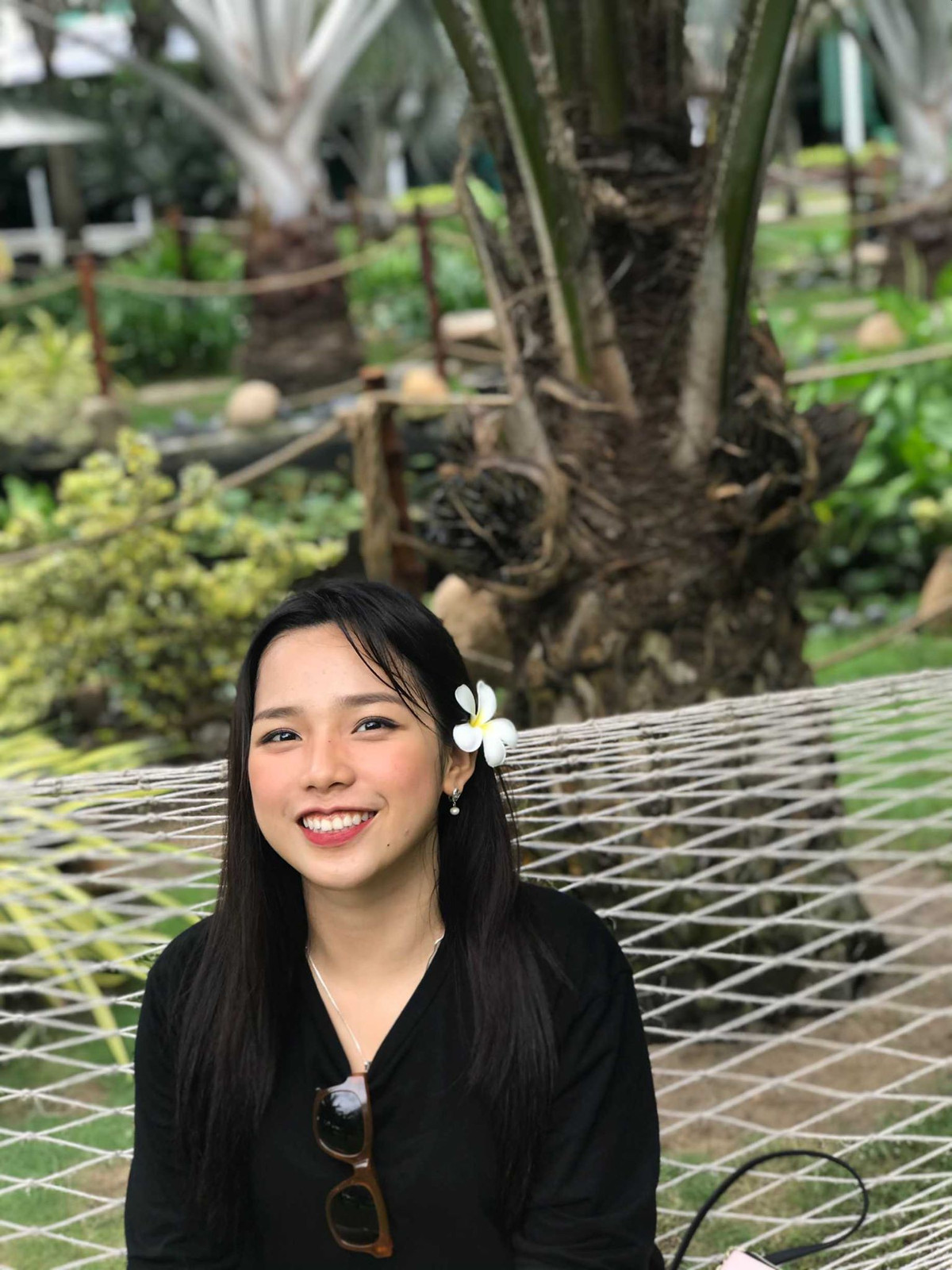 Trúc Thanh đang học ở trường THPT Song Ngữ ở Vũng Tàu và sẽ đi Mỹ định cư. Được biết, mọi người trong gia đình của Trúc Thanh đều có tư tưởng thoải mái và rất tôn trọng style ăn mặc của con cái.