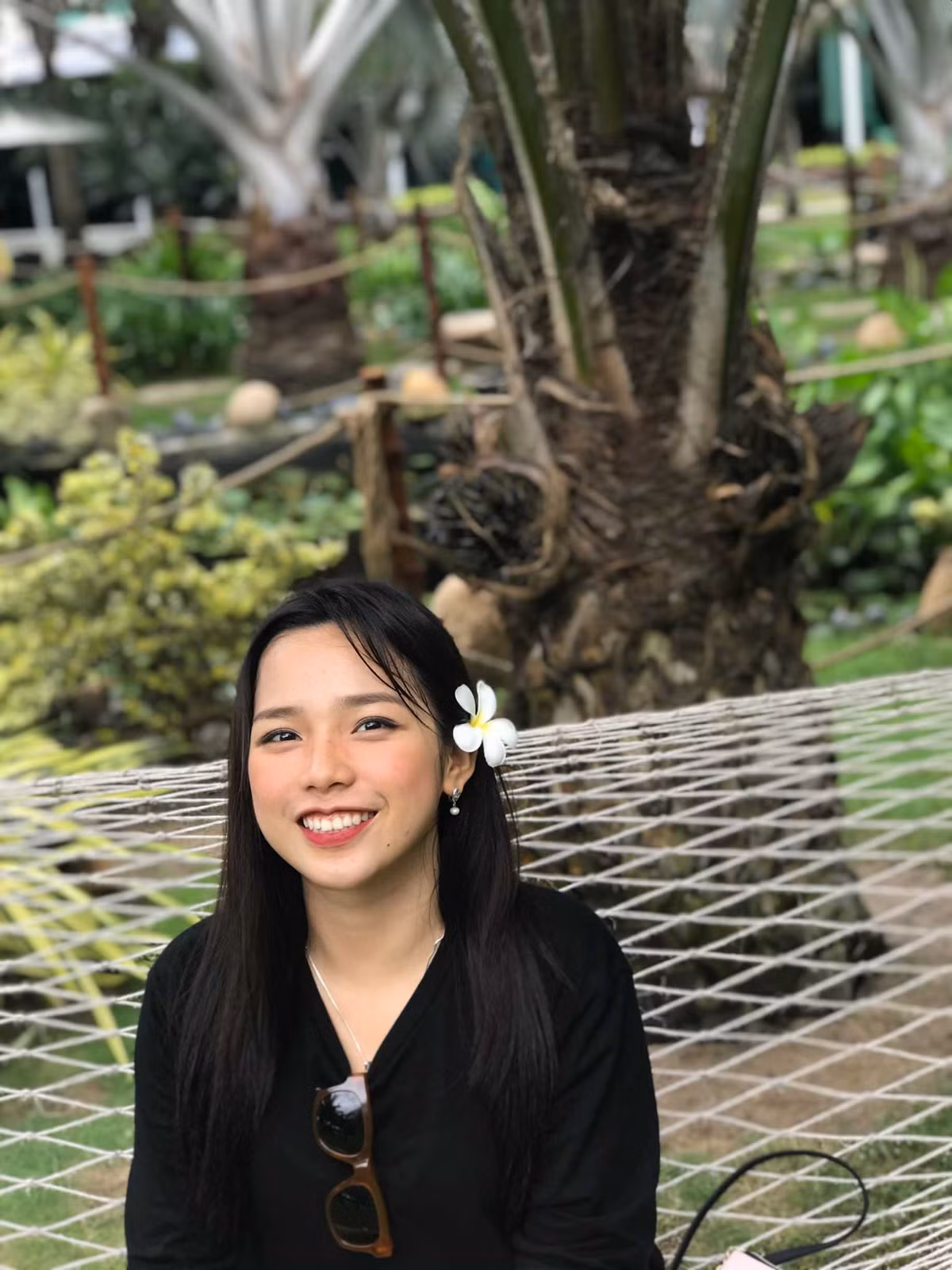 Trúc Thanh đang học ở trường THPT Song Ngữ ở Vũng Tàu và sẽ đi Mỹ định cư. Được biết, mọi người trong gia đình của Trúc Thanh đều có tư tưởng thoải mái và rất tôn trọng style ăn mặc của con cái.