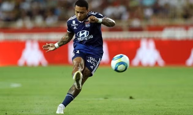 Theo tiết lộ của Equipe, AS Roma từng muốn đưa Memphis Depay, ngôi sao từng khoác áo MU dưới thời Louis van Gaal về sân Olimpico nhưng vì nhiều lý do mà chưa thực hiện được kế hoạch này.