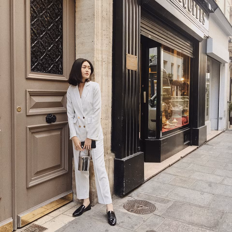 Theo chia sẻ của Tường San thì sau khi kết thúc kì thi THPT, hot girl Phan Đình Phùng đã nhanh chóng lên đường sang Pháp cùng chị gái của mình.