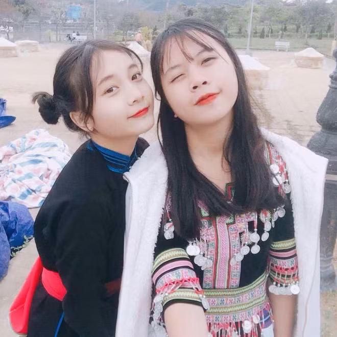 Theo Mỹ Duyên chia sẻ thì đoạn clip này được ghi lại nhân dịp em và các bạn của mình biểu diễn trong ngày hội ở thung lũng hoa Bắc Hà, cũng là một địa điểm du lịch nổi tiếng của Lào Cai.