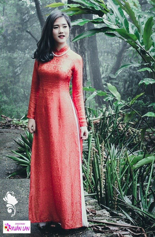 Thí sinh cuối cùng của top 10 Press Beauty 2016 là Phan Quỳnh Hương (PR K33). Không chỉ xinh đẹp, Quỳnh Hương còn là một cô gái khéo léo với tài làm bánh, nấu ăn và tết tóc.