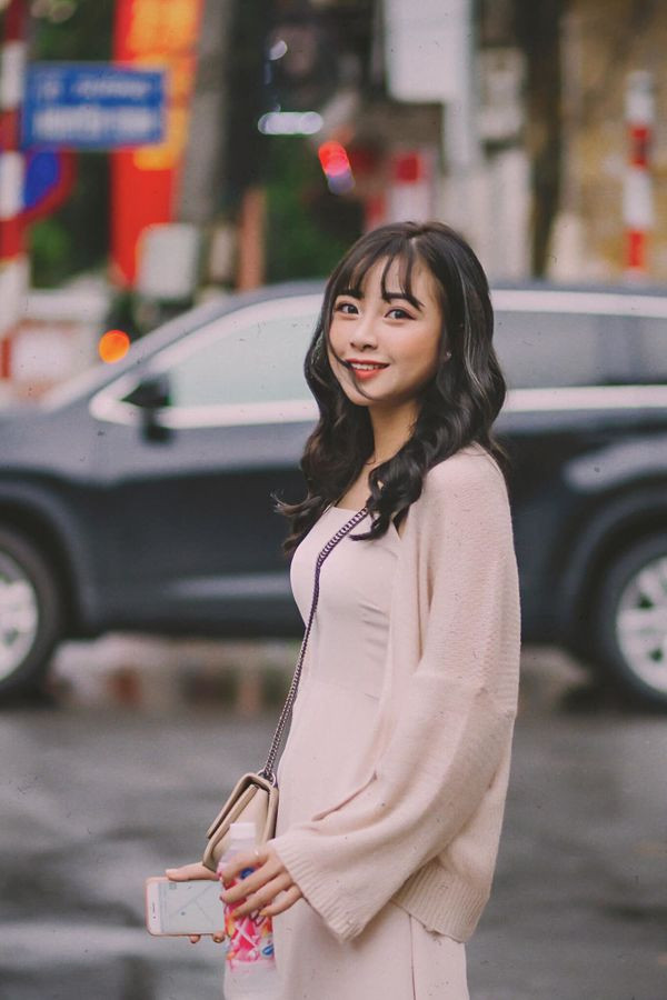 Với nhiều người, động thái mới nhất của bạn gái tin đồn Phan Văn Đức chẳng khác nào ngầm khẳng định cô và chàng tiền vệ CLB SLNA đang hẹn hò.