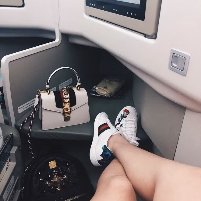 May mắn sinh ra trong gia đình có điều kiện chính là lý do giúp cô bé 17 tuổi này có thể dễ dàng khoác lên mình những bộ tiền chục triệu.