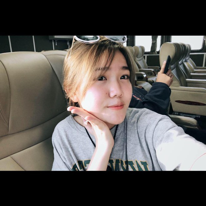 Sở hữu gương mặt xinh xắn và màn "bóc giá" từng món đồ khá ấn tượng trong đoạn clip, Huỳnh Giao bỗng trở thành gương mặt gây nhiều chú ý.