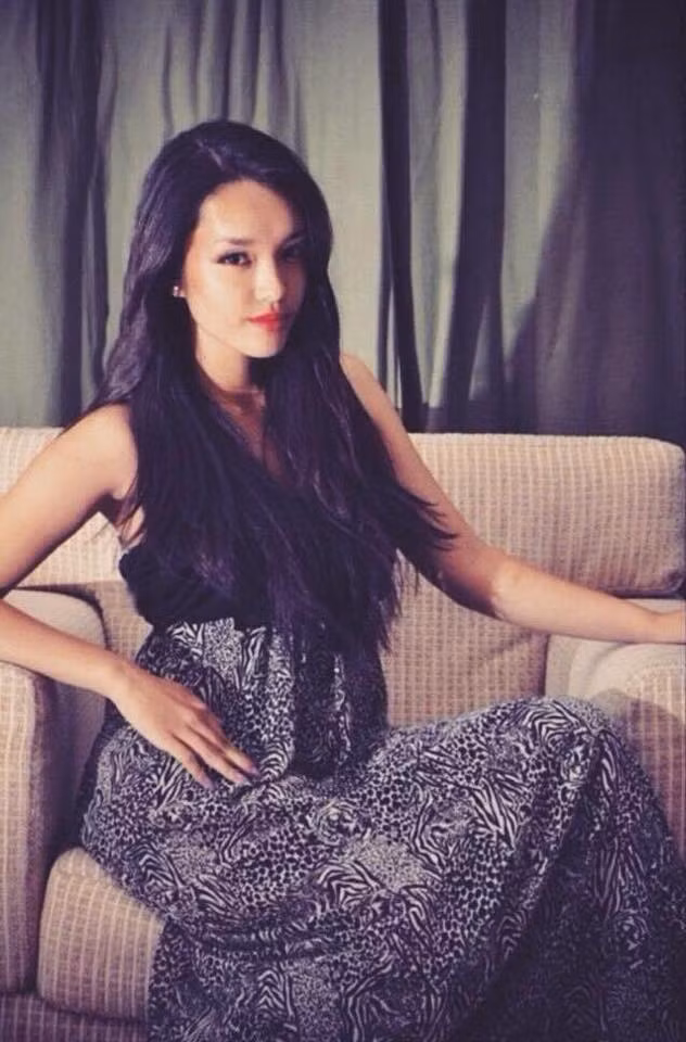 Chính vẻ đẹp cùng bảng thành tích học tập khủng khiến nhiều cư dân mạng phải trầm trồ thán phục Christina B Nguyen.