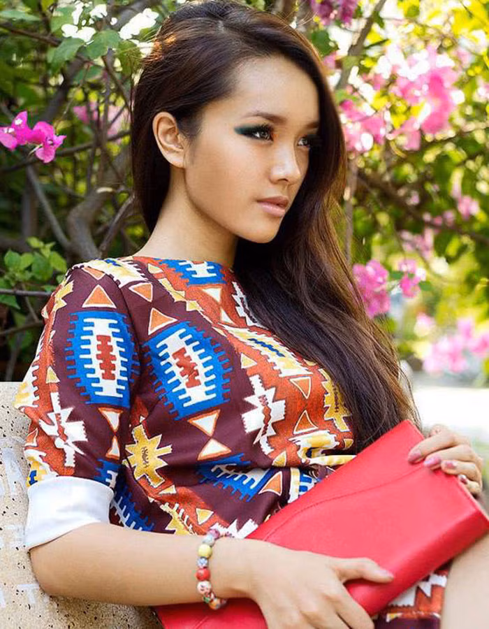 Sau 15 năm sinh sống và học tập tại Nga, Christina B Nguyen đã quyết định trở về Việt Nam để sống cùng người thân và tiếp tục theo học chương trình học phổ thông.