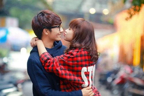 Nhưng sau một thời gian mặn nồng, Mờ Naive và Tín Thành công bố họ đã chia tay do những bất đồng trong quan điểm không thể giải quyết được.