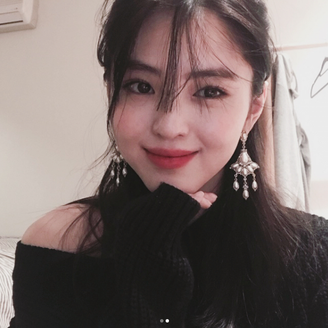 Nhiều người ngắm nhìn Han So Hee đều có chung nhận xét, nữ diễn viên phụ này có nhiều nét giống với Song Hye Kyo thời trẻ.