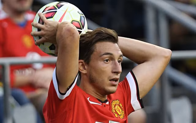 Matteo Darmian (Man United) là một cầu thủ có thành tích thi đấu khá ấn tượng trong màu áo Torino. Matteo Darmian là một hậu vệ trẻ từng khoác áo 13 ĐT Italy và cầu thủ này được kì vọng sẽ gia cố vị trí hậu vệ phải của Man United trong mùa giải mới.