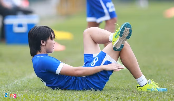 Với chấn thương như vậy, Tuấn Anh buộc phải tập riêng với HLV thể lực Kubo Shinichi.