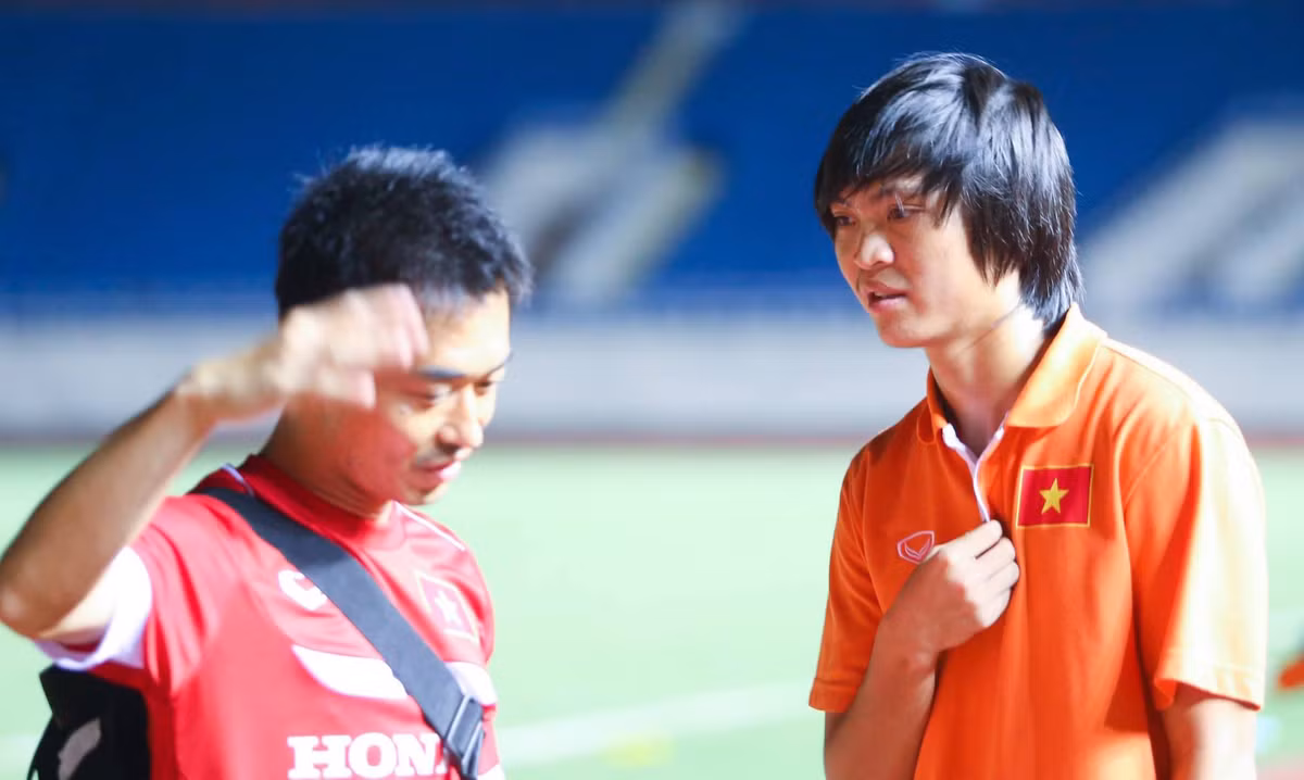 Sau trận đấu với giao hữu với CLB Hải Phòng chiều qua trên sân Mỹ Đình, Tuấn Anh được HLV Miura cho nghỉ để ngồi trên khán đài dự khán các đồng đội thi đấu. Trong cả nhận đấu, gương mặt của Tuấn Anh đượm buồn và cuối trận đấu, Tuấn Anh chia tay đồng đội tại U23 Việt Nam cũng như Sea Games 28.