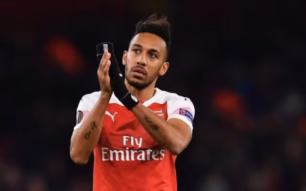 Những tin đồn chuyển nhượng liên quan đến MU, sau khi chiêu mộ thành công Daniel James từ Swansea, Quỷ đỏ đang nhắm mua những cái tên chất lượng để củng cố đội hình trong đó có cầu thủ của Arsenal là Pierre-Emerick Aubameyang.