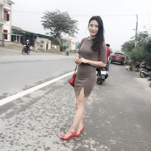 Theo nhiều dân mạng, mặc dù Võ Thị Hoài là cô gái khá xinh xắn nhưng so với Hòa Minzy thì cô nàng 9X này vẫn còn kém xa. Nickname Minh Quân chia sẻ: "Bạn này xinh thật nhưng nếu để đặt lên cân với Hòa "dồ" thì vẫn còn kém xa. Đấy là chưa nói đến vị trí trong mắt mọi người".