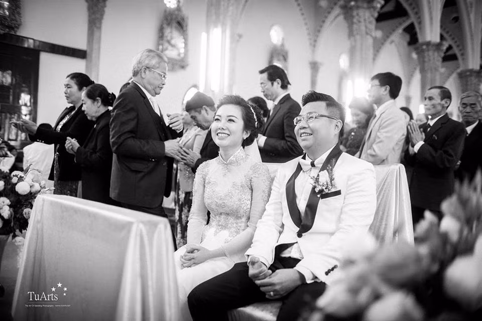 Nụ cười tươi rói của cô dâu Thu Thủy và chú rể Đức Thắng.