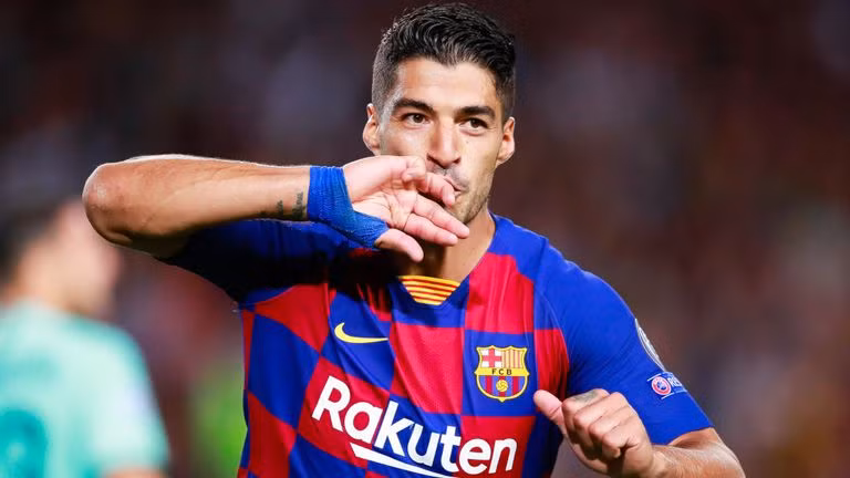 Theo Voetbalzone, khi được hỏi liệu bản thân muốn BLĐ Ajax chiêu mộ ngôi sao nào về trong tương lai để thúc đẩy đà phát triển của đội bóng, Daley Blind đã không ngần ngại đưa ra 4 cái tên. Đó là bộ 3 đang thi đấu cho Tottenham Hotspur, bao gồm Toby Alderweireld, Jan Vertonghen, Christian Eriksen cùng Luis Suarez của Barcelona.