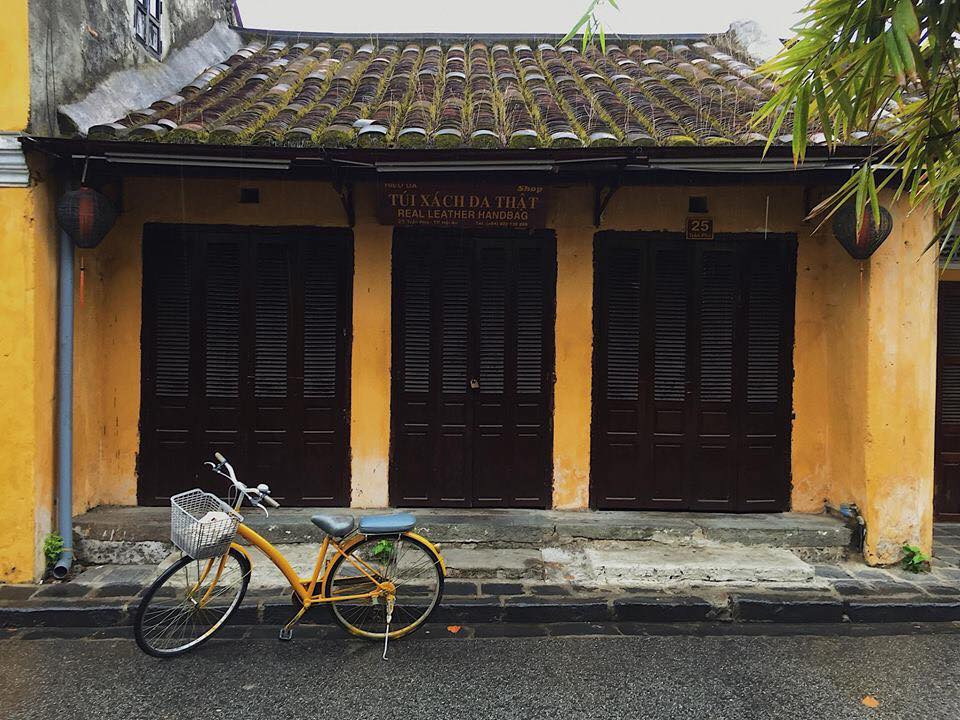 Theo nhiều dân mạng chia sẻ, đạo cụ sống ảo của Như Ngọc là đồ vật không than phiền và nguyện đưa ta đi đến nơi về đến chốn.