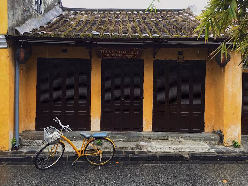 Theo nhiều dân mạng chia sẻ, đạo cụ sống ảo của Như Ngọc là đồ vật không than phiền và nguyện đưa ta đi đến nơi về đến chốn.