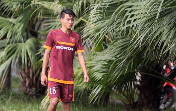 Ngọc Thắng có thể hình, tốc độ và sức càn lướt tốt. Lối chơi của cầu thủ người Đà Nẵng cũng mang tính cần mẫn khá tương đồng với người đàn anh Vũ Minh Tuấn. Đây là một mẫu cầu thủ mà một đội bóng nào cũng cần có. Trần Phi Sơn sẽ là phương án dự bị không tồi nếu HLV Miura muốn tạo ra nhiều đột biến hơn.