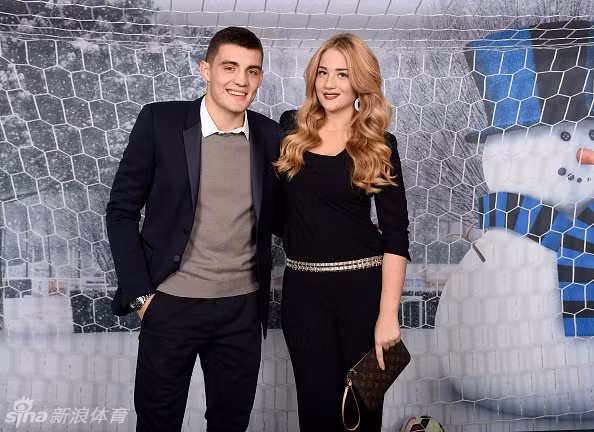 Nói không quá nếu như Mateo Kovacic thi đấu ấn tượng tại Real Madrid thì Izabel sẽ chẳng kém cạnh gì Irina Shayk (bạn gái cũ của Cris Ronaldo).