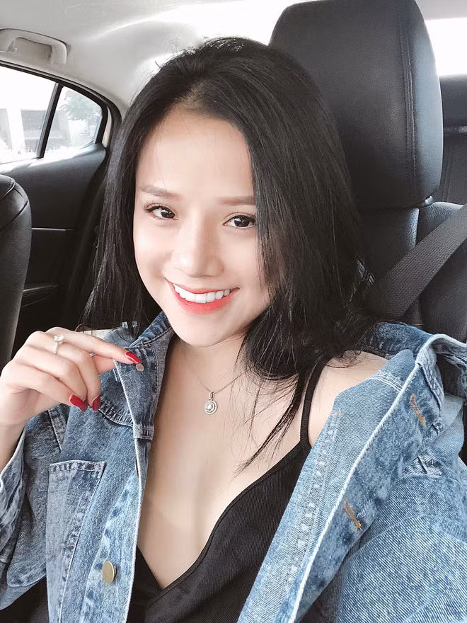 Tuy nhiên, mới đây thủ môn Việt kiều Đặng Văn Lâm đã tay trong tay với người mới còn cô nàng Thương Võ đã lui vào quá khứ.