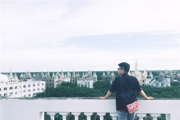 Bệnh viện Đại học Võ Trường Toản là công trình mang kiến trúc của những tòa lâu đài thường xuất hiện trong những câu chuyện cổ tích hay được mô phỏng trong công viên giải trí Disney Land trên toàn thế giới. Ảnh: Đình Ngoan