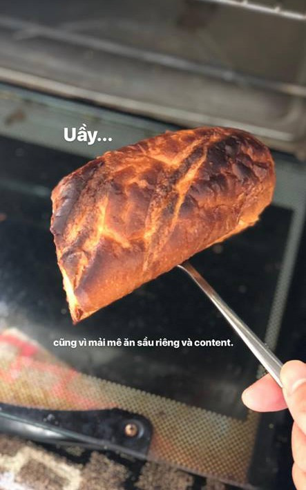 Những bức ảnh của Kỳ Nam cho thấy anh chàng này là chân dung điển hình về những nhân vật: nằm thì té giường, đứng thì trật chân, bước tới thì va vào cửa, bước lên thì đụng trúng đồ.