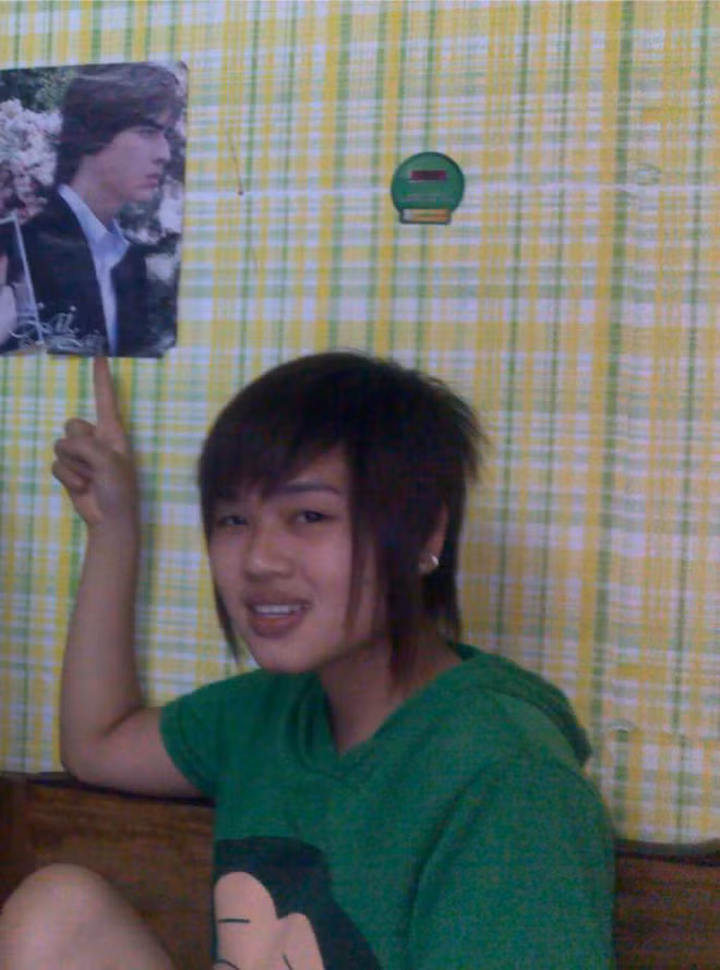 Thế hệ thời Yahoo, ai cũng phải sắm cho mình những quả tóc dài được tỉa chém và đó là mốt tóc sư tử mà sau này nổi tiếng nhất là các thành viên của nhóm nhạc HKT hay để.