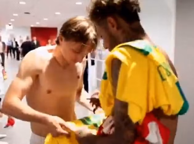 Luka Modric đã có những lời bông đùa để dụ Neymar đến với Real trong thời gian tới.