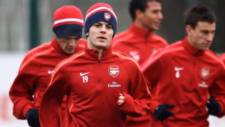 Ngày 29/08/2010, Jack Wilshere cùng với 3 anh bạn tham gia tiệc tùng ở một hộp đêm sành điệu mang tên Amika, thuộc Kensington của Tây London. Khi rời đó, nhóm Wilshere đã có lời qua tiếng lại với một nhóm khác, gồm 4 người đàn ông và 1 phụ nữ. Ảnh sử dụng trong bài: Telegraph.uk.co/ Caughtoffside.