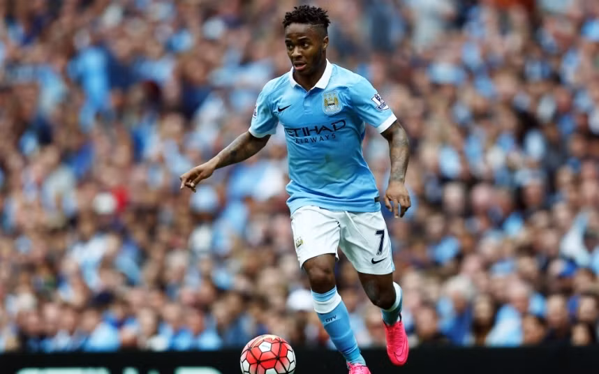 Raheem Sterling là thương vụ bom tấn mà Man City đã đưa về trong mùa hè vừa qua. Nhiều người kì vọng rằng, Sterling và các đồng đội sẽ giúp Man City càng tiến sâu vào UEFA Champions League càng tốt. Chính vì vậy, cầu thủ người Anh này được tờ Telegraph lựa chọn là cầu thủ đáng xem tại vòng 1 Champions League 2015/2016.